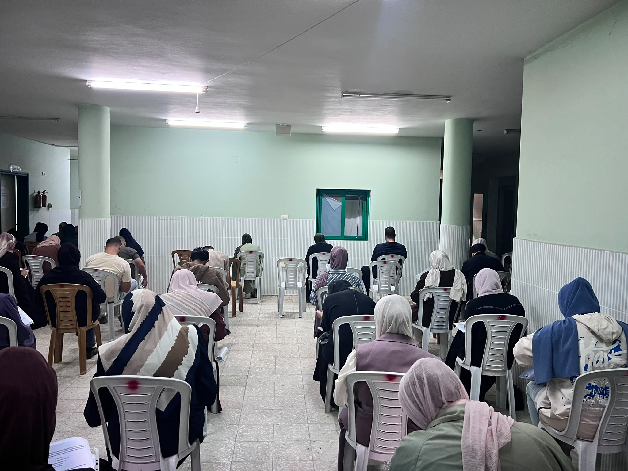 مجمع الرازي الصحي يعقد امتحانات التوظيف للمتقدمين لوظيفة صيدلي